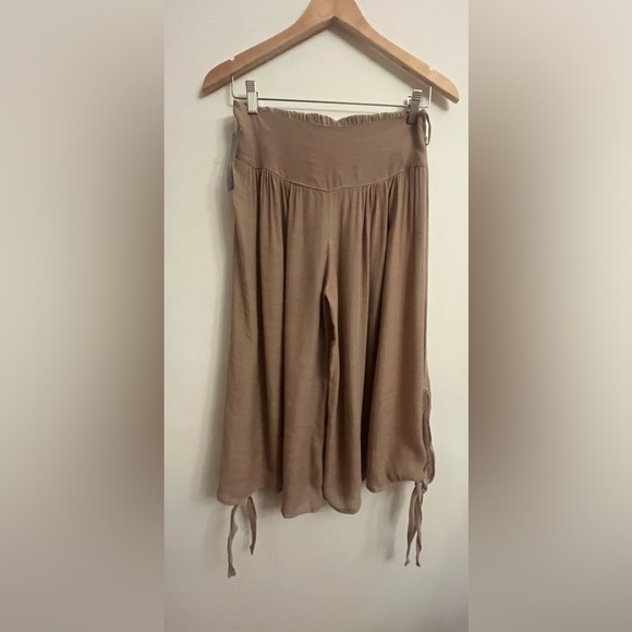 Women’s Cropped Palazzo Pants Mushroom Taupe MEDIUM NWT - Picture 1 of 5